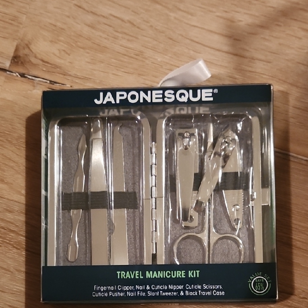Japonesque Silver Travel Manicure Kit